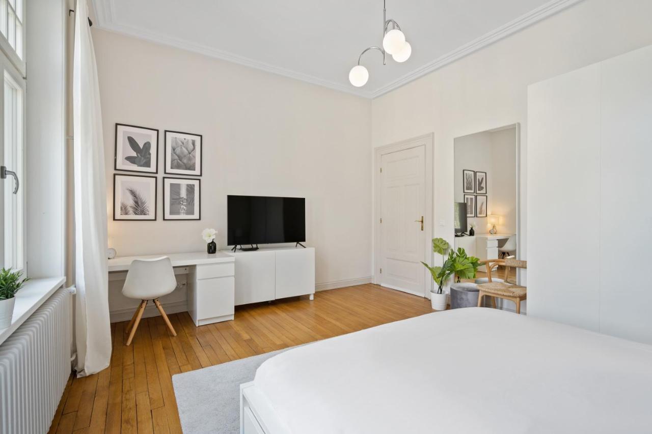 Room W Shared Bathroom&Kitchen In Luxury Villa Luxemburg Exterior foto