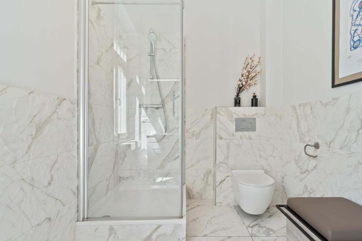 Room W Shared Bathroom&Kitchen In Luxury Villa Luxemburg Exterior foto